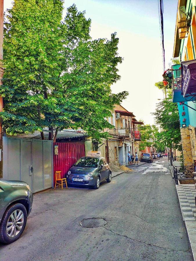 Vercxli 24 Tbilisi Buitenkant foto