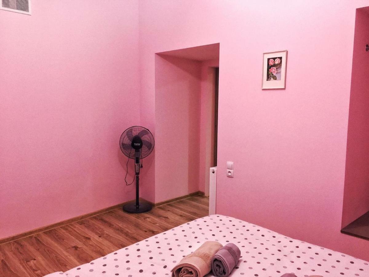 Vercxli 24 Tbilisi Buitenkant foto