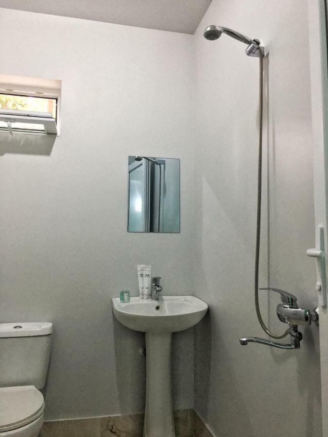Vercxli 24 Tbilisi Buitenkant foto