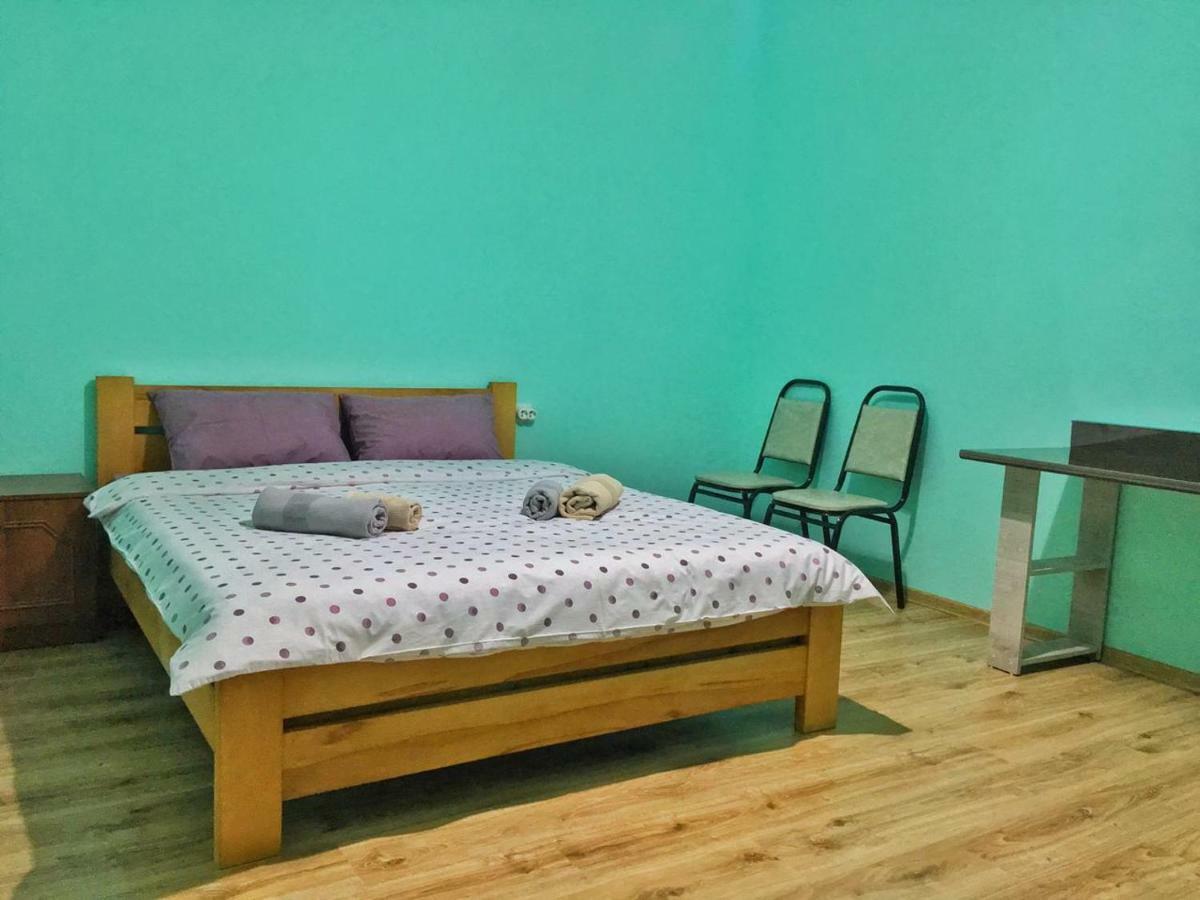 Vercxli 24 Tbilisi Buitenkant foto